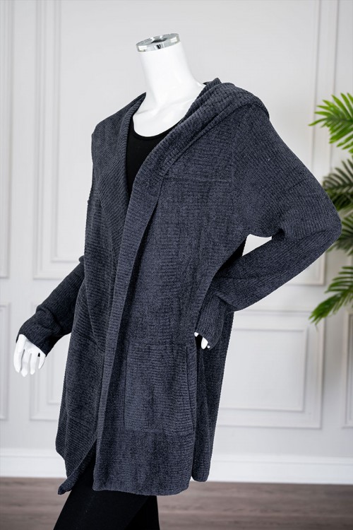 جاكيت نسائي شتوي لون رمادي ياقة بقبعة متصلة بجيوب من الجانبين و بأكمام طويلة