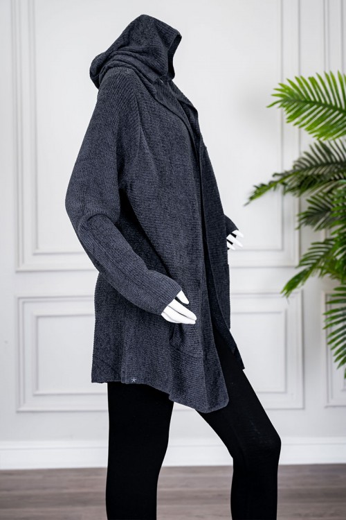 جاكيت نسائي شتوي لون رمادي ياقة بقبعة متصلة بجيوب من الجانبين و بأكمام طويلة