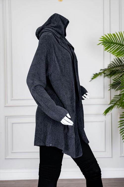 جاكيت نسائي شتوي لون رمادي ياقة بقبعة متصلة بجيوب من الجانبين و بأكمام طويلة