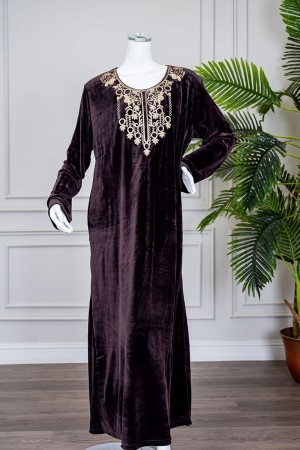 قميص نسائي شتوي بني غامق ياقة دائرية بتطريز ذهبي و بأكمام طويلة 