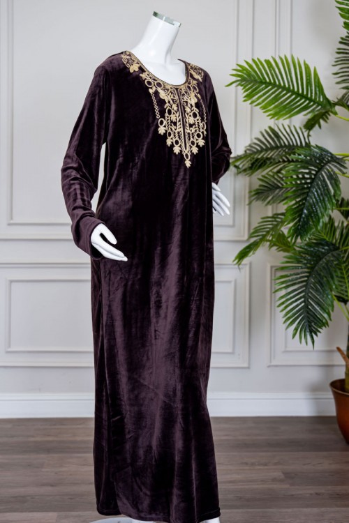 قميص نسائي شتوي بني غامق ياقة دائرية بتطريز ذهبي و بأكمام طويلة