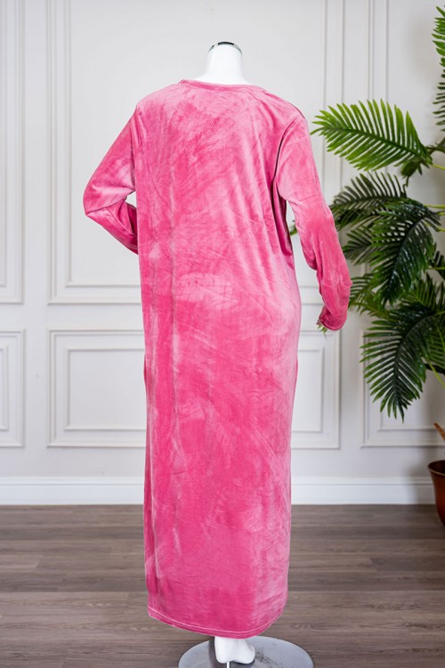 قميص نسائي شتوي وردي ياقة دائرية بتطريز ذهبي و بأكمام طويلة