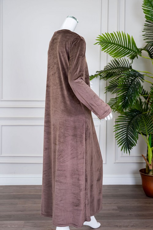 قميص نسائي شتوي لحمي ياقة دائرية بتطريز ذهبي و بأكمام طويلة