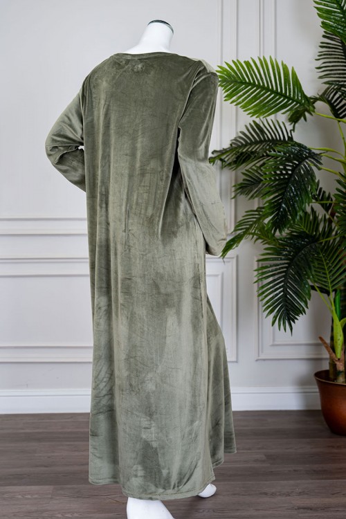 قميص نسائي شتوي تفاحي ياقة دائرية بتطريز ذهبي و بأكمام طويلة