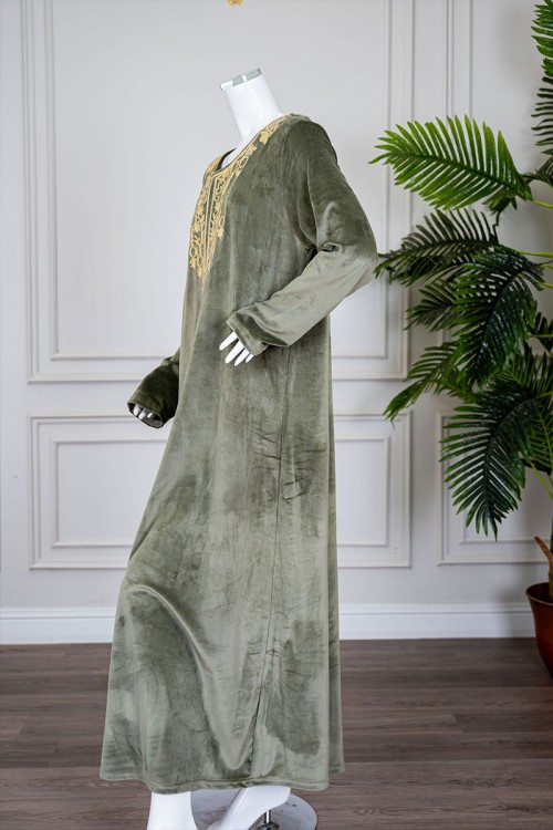 قميص نسائي شتوي تفاحي ياقة دائرية بتطريز ذهبي و بأكمام طويلة