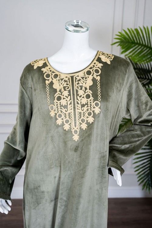 قميص نسائي شتوي تفاحي ياقة دائرية بتطريز ذهبي و بأكمام طويلة