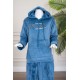 بيجاما بناتي شتوي قطعتين لون أزرق هودي بقبعة متصلة برباط و بجيوب الكنغر و أكمام طويلة مزين بكتابات من الأمام مع بنطلون طويل برباط في الخصر و جيوب من الجانبين