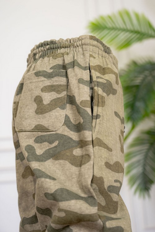 بنطلون ولادي جيشي برباط في الخصر باللون الأسود و جيوب في الجانبين و الخلف