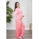 بيجاما نسائية قطعتين لون وردي مزينة بنقوش ياقة بقبعة متصلة و بأكمام طويلة مع بنطلون طويل