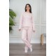 بيجاما نسائية قطعتين لون وردي مزينة بكتابات ورسومات ياقة دائرية و بأكمام طويلة مع بنطلون طويل برباط في الخصر
