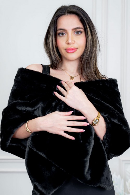 شال شتوي نسائي لون أسود