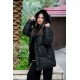 جاكيت نسائي شتوي لون أسود مبطن من الداخل بقبعة من الفرو منفصلة و أكمام طويلة بجيوب و سحاب من الأمام