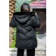 جاكيت نسائي شتوي لون أسود مبطن من الداخل بقبعة من الفرو منفصلة و أكمام طويلة بجيوب و سحاب من الأمام