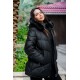 جاكيت نسائي شتوي لون أسود مبطن من الداخل بقبعة من الفرو منفصلة و أكمام طويلة بجيوب و سحاب من الأمام