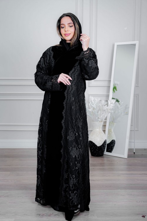 عباية شتوية سوداء من المخمل مزينة بالدانتيل مع طرحة
