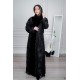 عباية شتوية سوداء من المخمل مزينة بالدانتيل مع طرحة