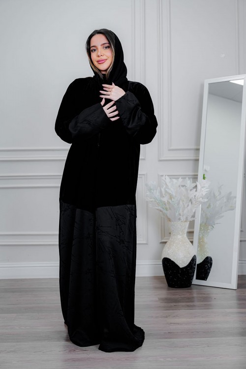 عباية شتوية سوداء من المخمل مع طرحة  أناقة فاخرة ولمسة أنثوية راقية