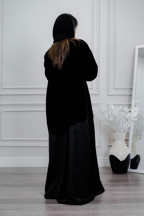 عباية شتوية سوداء من المخمل مع طرحة  أناقة فاخرة ولمسة أنثوية راقية