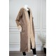 فروة نسائية شتوية طويلة لون بني بقبعة متصلة مزينة بفرو باللون البيج الفاتح في الأطراف