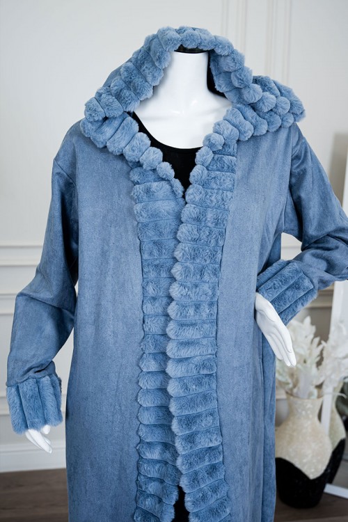 فروة نسائية شتوية طويلة لون أزرق مزينة بالفرو في الأطراف