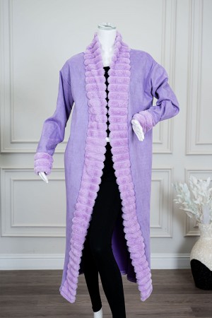 فروة نسائية شتوية طويلة لون موف مزينة بالفرو في الأطراف