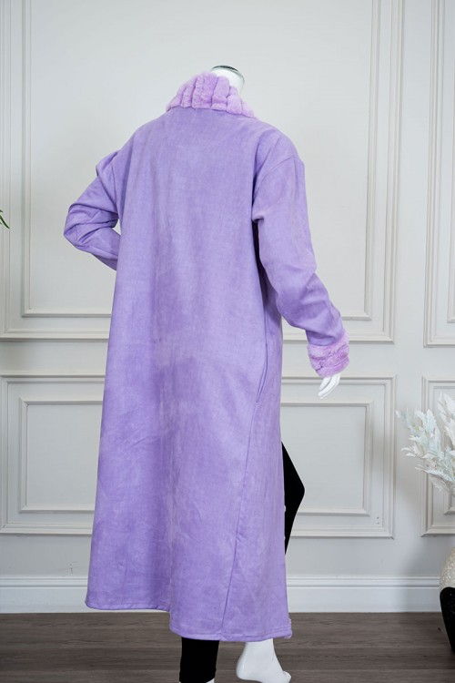 فروة نسائية شتوية طويلة لون موف مزينة بالفرو في الأطراف