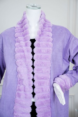 فروة نسائية شتوية طويلة لون موف مزينة بالفرو في الأطراف