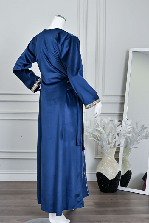 جلابية-نسائية-طويلة-شمواه-لون-كحلي-مزينة-بكلفة-باللون-الذهبي-