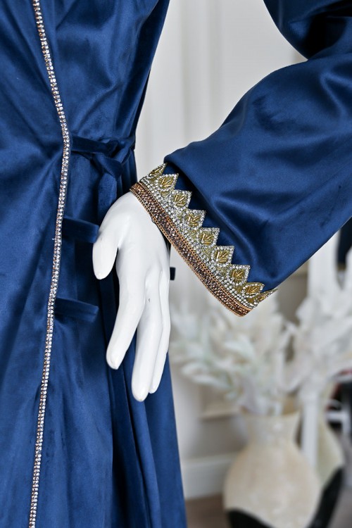 جلابية-نسائية-طويلة-شمواه-لون-كحلي-مزينة-بكلفة-باللون-الذهبي-