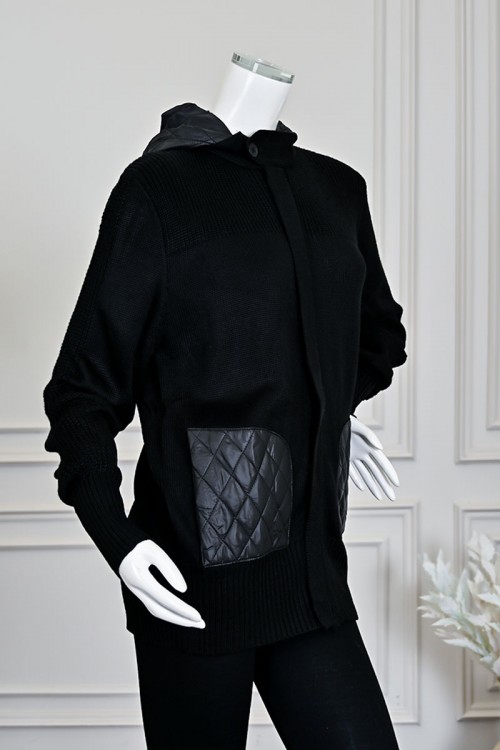 بلوزة نسائي شتوي أسود بسحاب أمامي وقبعة وجيوب مبطنة بنقشة مربعات