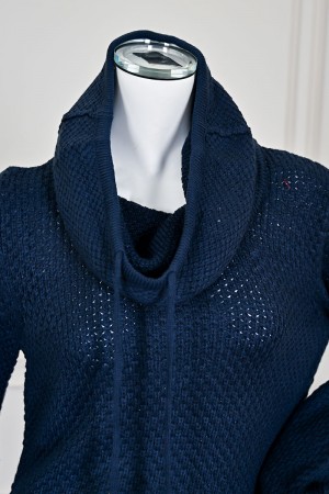 بلوزة نسائية شتوية صوف كحلي بقبعة متصله