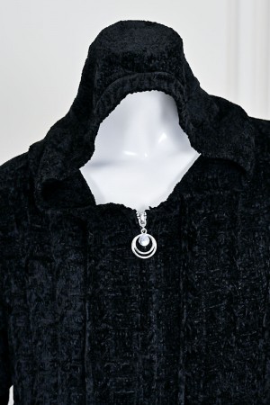 بلوزة نسائية شتوية صوف سوداء بقبعة وسحاب أمامي