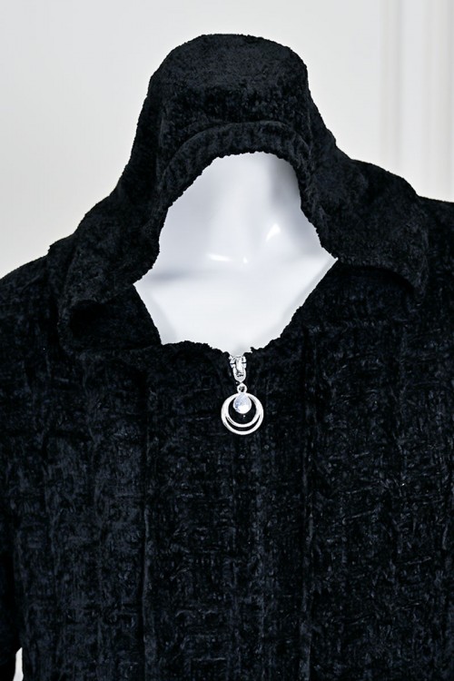 بلوزة نسائية شتوية صوف سوداء بقبعة وسحاب أمامي