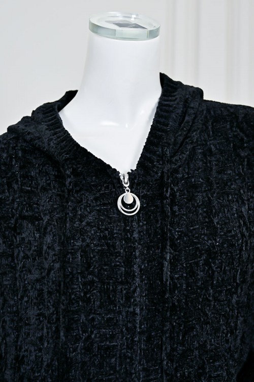 بلوزة نسائية شتوية صوف سوداء بقبعة وسحاب أمامي