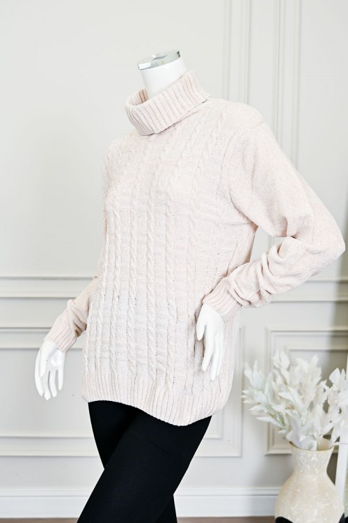 بلوزة نسائية شتوية لون بيج فاتح صوف بياقة عالية