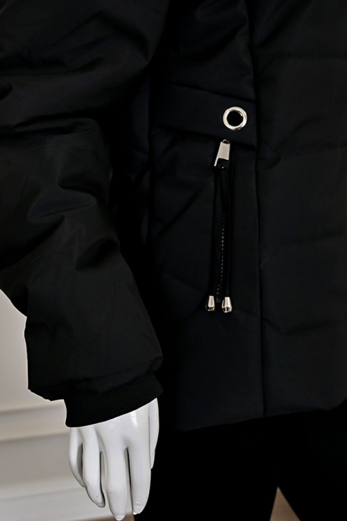 جاكيت نسائي شتوي أسود بقبعة ثابتة مزينة بفرو بسحاب وجيوب أمامية