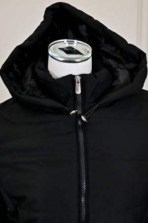 جاكيت نسائي شتوي أسود بقبعة ثابتة مزينة بفرو بسحاب وجيوب أمامية