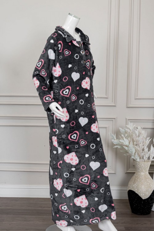 قميص نسائي طويل شتوي لون رصاصي مزين برسومات ملونة ياقة مطوية و أزرار من الأمام و بأكمام طويلة