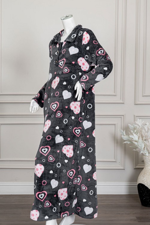 قميص نسائي طويل شتوي لون رصاصي مزين برسومات ملونة ياقة مطوية و أزرار من الأمام و بأكمام طويلة