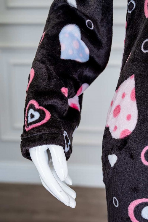 قميص نسائي طويل شتوي متعدد الاوان مزين برسومات ملونة ياقة مطوية و أزرار من الأمام و بأكمام طويلة