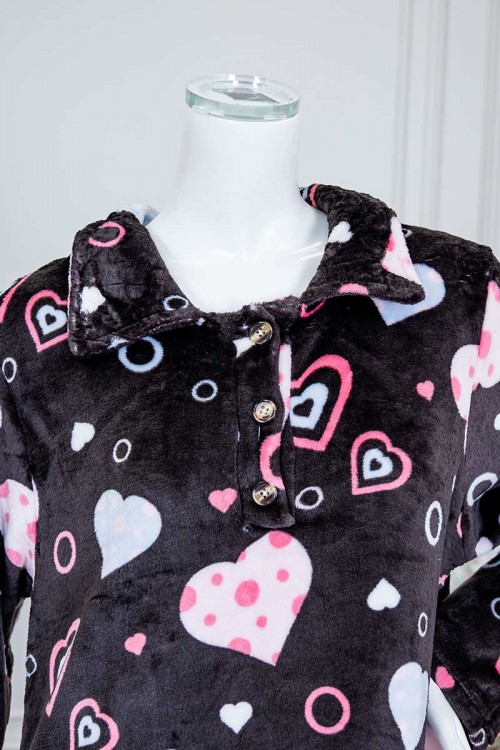 قميص نسائي طويل شتوي متعدد الاوان مزين برسومات ملونة ياقة مطوية و أزرار من الأمام و بأكمام طويلة