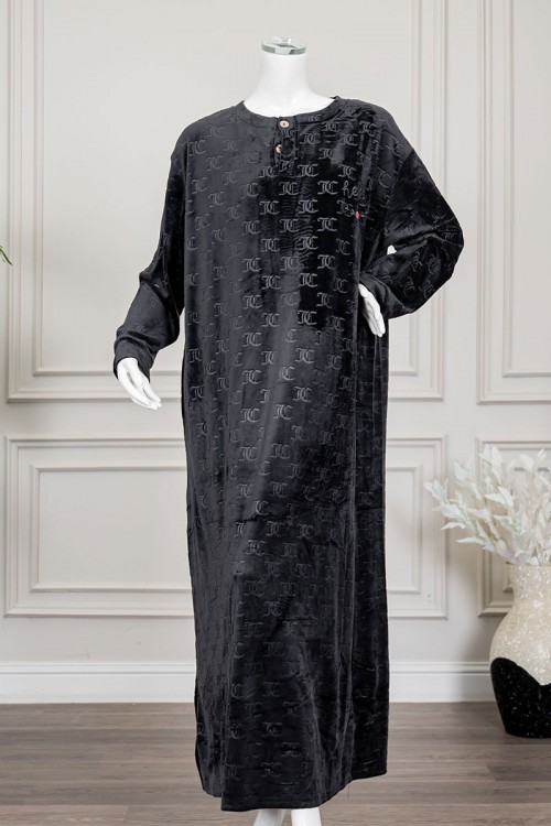 قميص نسائي طويل شتوي لون أسود مزين بنقوش و كتابة ياقة دائرية بأزرار من الأمام و بأكمام طويلة
