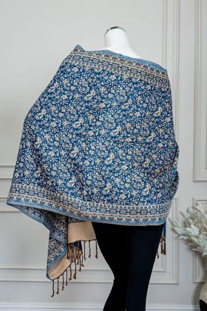 شال كشميري نسائي لون أزرق بنقوش باللون البيج 