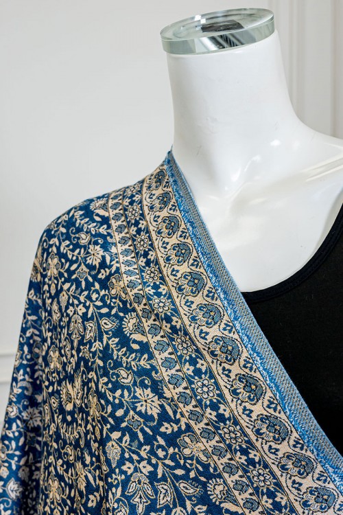 شال كشميري نسائي لون أزرق بنقوش باللون البيج