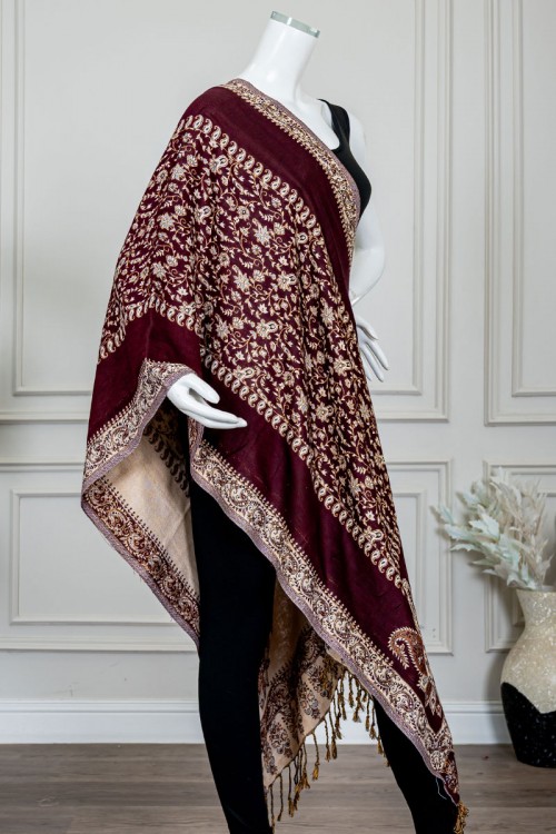 شال كشميري نسائي لون عودي بنقوش باللون البيج