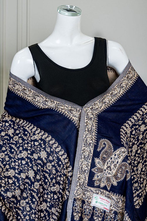 شال كشميري نسائي لون كحلي بنقوش باللون البيج