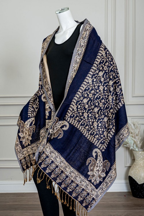 شال كشميري نسائي لون كحلي بنقوش باللون البيج