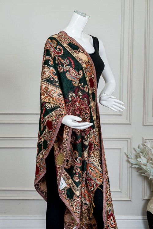 شال كشميري نسائي لون أخضر بنقوش ملونة