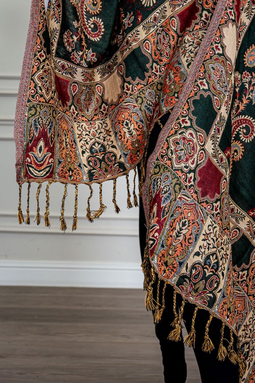 شال كشميري نسائي لون أخضر بنقوش ملونة