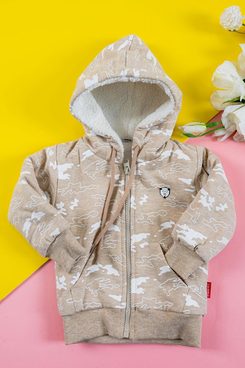 بلوفر أطفال شتوي مبطن لون بيج مزين برسومات باللون الأبيض قبعة متصلة برباط و بسحاب و جيوب من الأمام و أكمام طويلة
